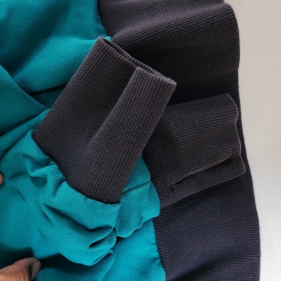 Vintage Lululemon riversable hoodie - Picture 7 of 9